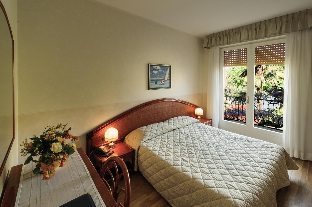 Hotel Garden Zorzi San Felice del Benaco Quarto foto